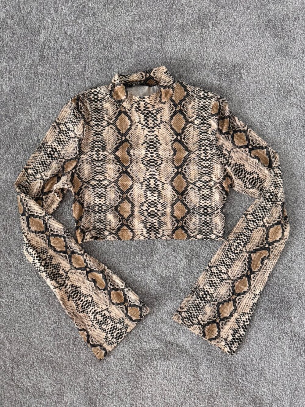 REHAB Snakeskin Print Mock Neck Long Sleeve Crop Top Size L